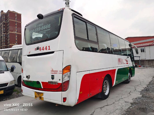 使用されたYutongはZK6808 35をつけるYuchaiエンジン147kwの乗客バス低いキロメートルをバスで運ぶ
